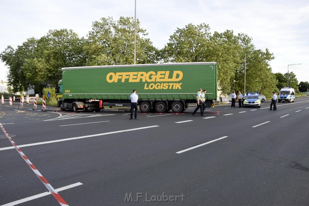 Schwerer Motorrad Unfall Feldkassel Robert Boschstr Edsel Fordstr P001.JPG - Miklos Laubert